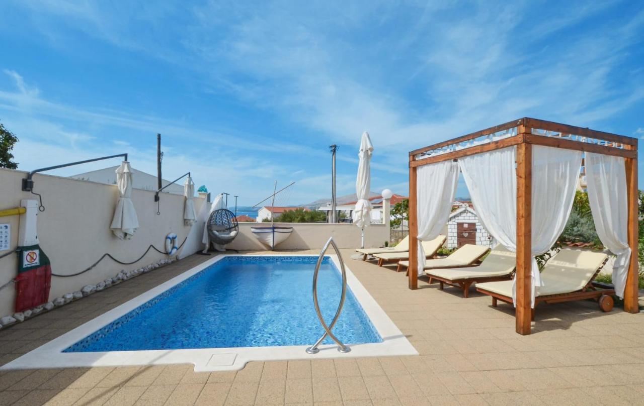 Apartments Santo Trogir - Okrug Gornji エクステリア 写真