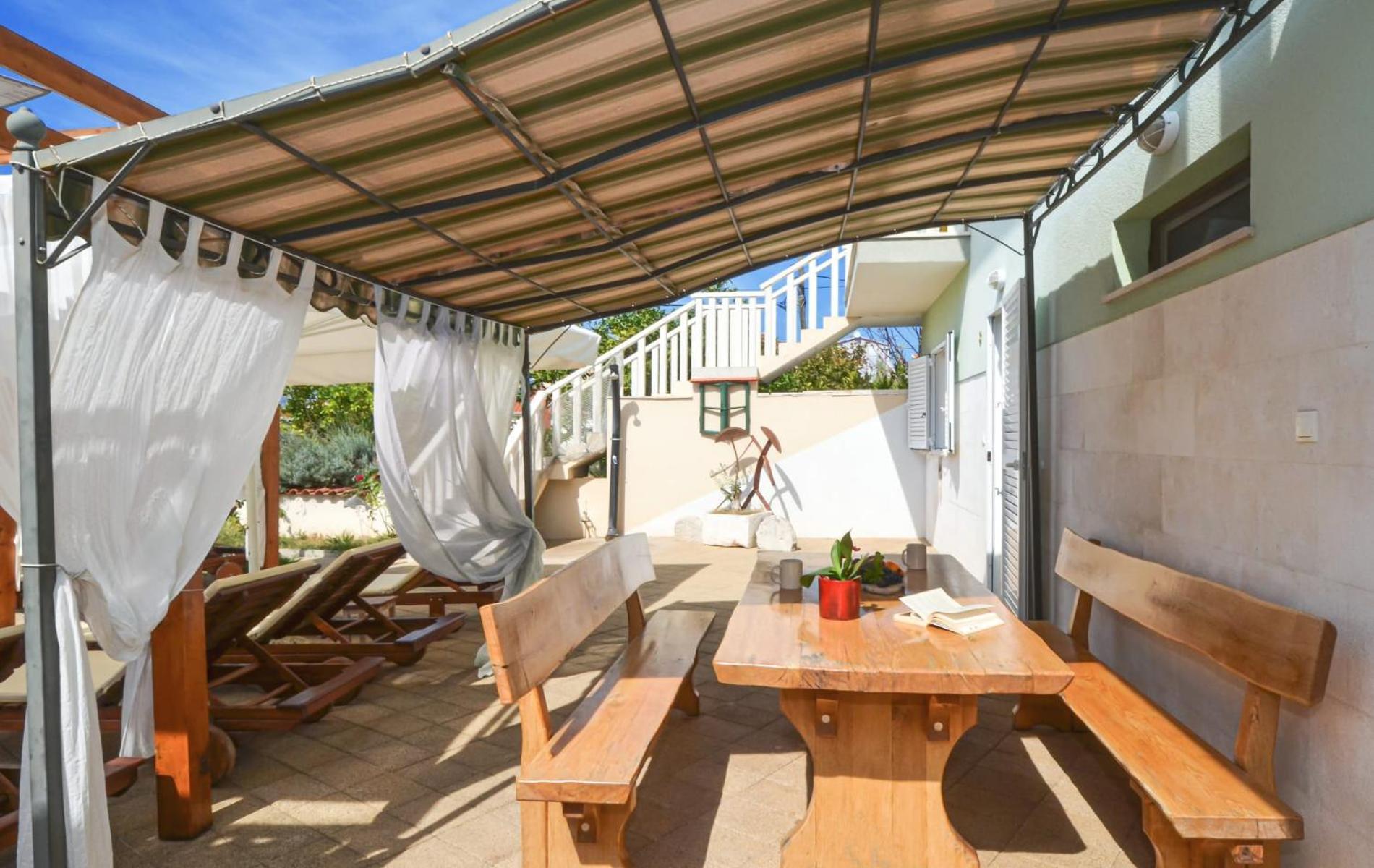 Apartments Santo Trogir - Okrug Gornji エクステリア 写真